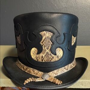 The Rio Topper by Voodoo 🐍🐍new with tags!